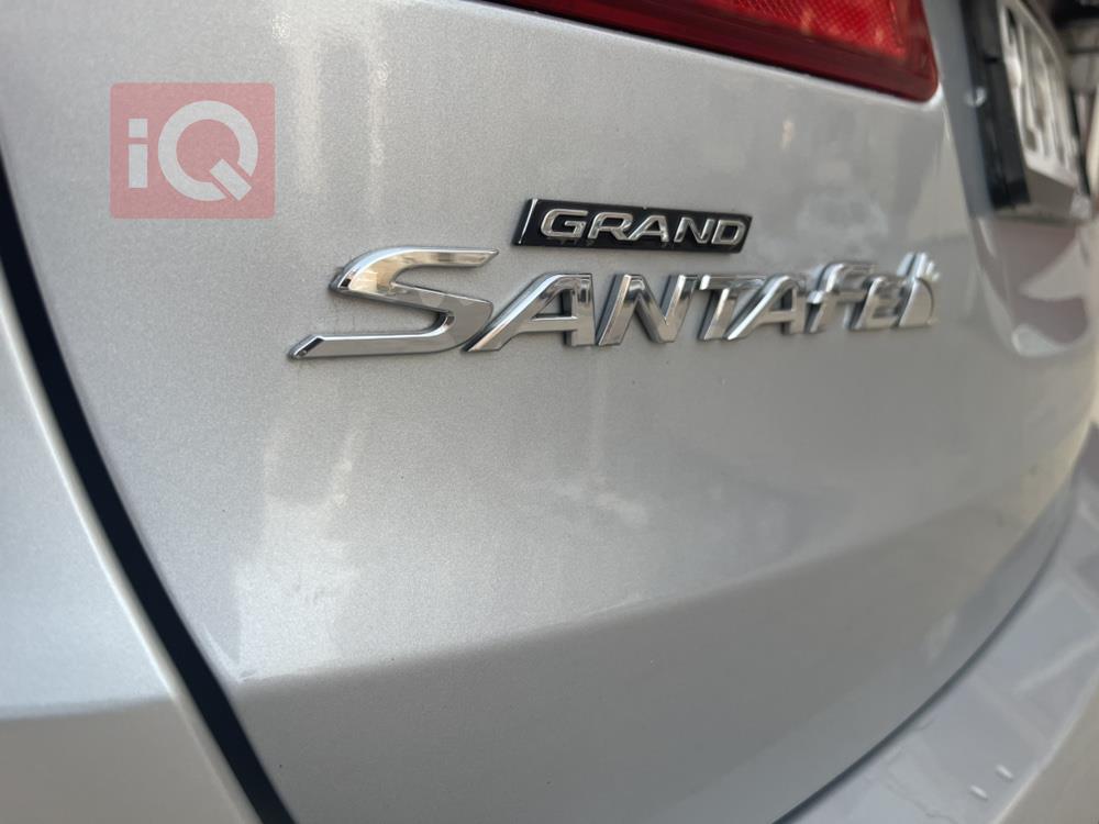 Hyundai Grand Santa Fe